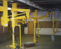 Manipulator Arm Lifts 100 lb. Engine Blocks